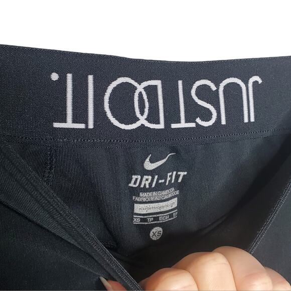 Nike Dri-Fit Black Capri Compression Leggings Women's Size Extra Small - Picture 6 of 14